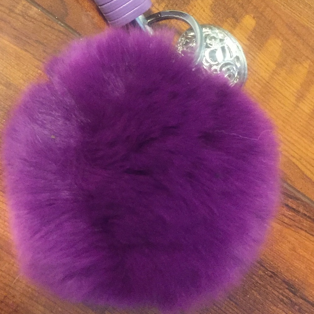 🎀 Lovely super soft fuzzy fluffy pom pom ball bell keychain - Picture 3 of 9
